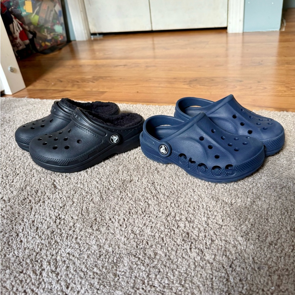 CROCS Kids Shoes in Navy and Black - Picture 3 of 9
